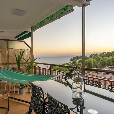 Beach Front Retro Hideaway In Salou Eksteriør billede